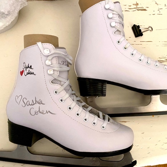 Klingbeil Ladies Figure Skates - Sasha Cohen Autographed - Ladies size 6.5- NEW! - Picture 3 of 11